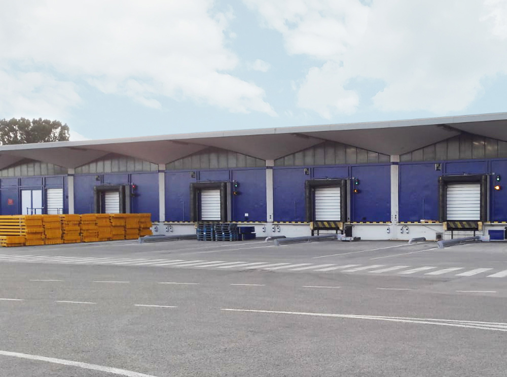 Thermicroll Smart Giant poorten bij een distributiecentrum